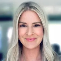 Photo of Samantha Long